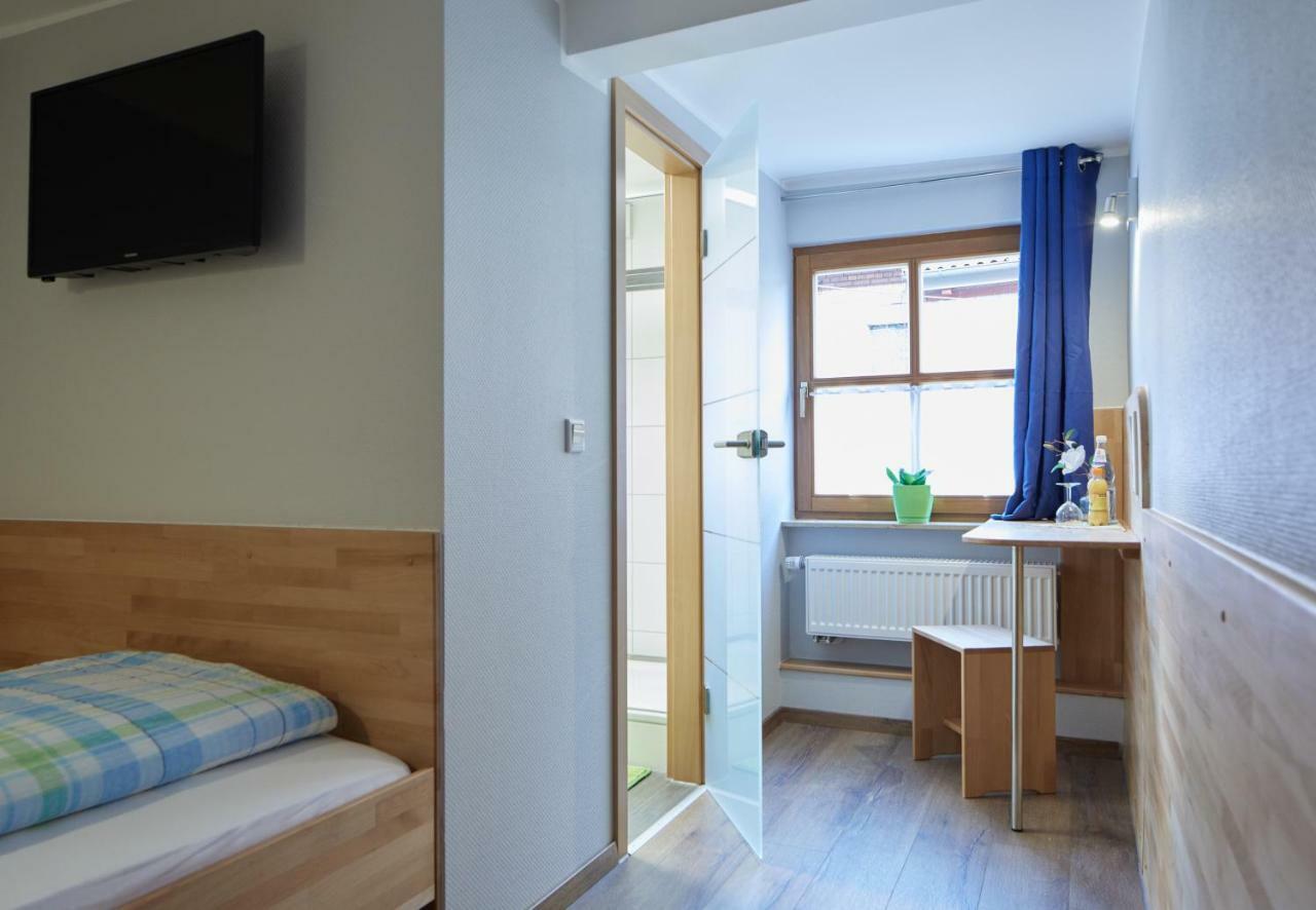 Gasthof Pension Kettler Оберасбах Экстерьер фото